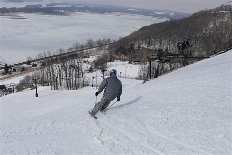 Chestnut resort illinois - Lessons are 50 minutes beginning on the hour, and you must have a valid lift ticket. Please arrive at the ski school desk 10 minutes before your scheduled lesson. If private lessons are no longer available online please call (815-777-4652) or email (skischool@chestnutmtn.com) for reservations. 